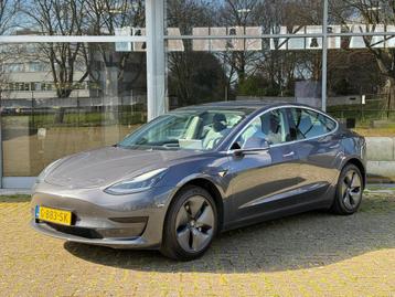 Tesla Model 3 Standard RWD Plus 60 kWh 1 e Eigenaar Auto pil beschikbaar voor biedingen
