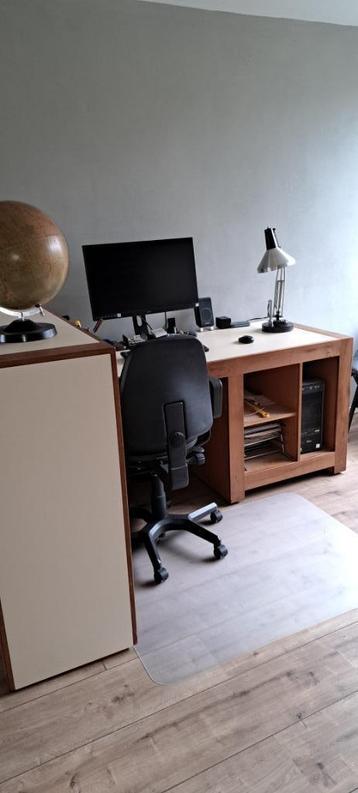 Modern Room-devider bureau beschikbaar voor biedingen