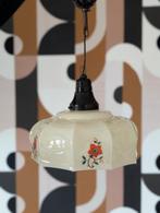 Opaline Lamp met Bloemen Decoratie, Huis en Inrichting, Lampen | Hanglampen, Gebruikt, Vintage, Ophalen of Verzenden, Glas
