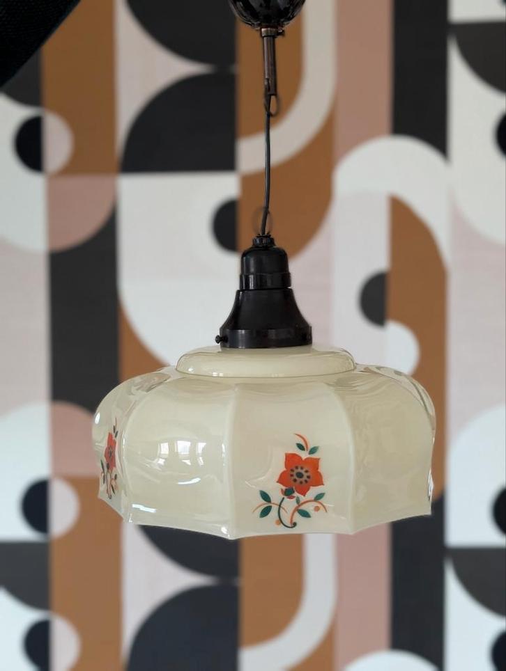 Opaline Lamp met Bloemen Decoratie, Huis en Inrichting, Lampen | Hanglampen, Gebruikt, Minder dan 50 cm, Glas, Metaal, Ophalen of Verzenden
