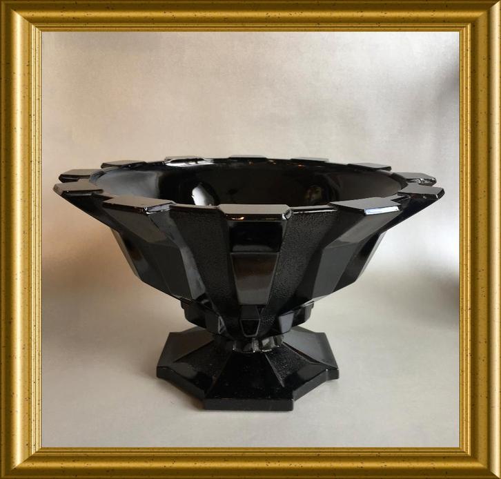 Mooie zwarte glazen art deco schaal, Antiek en Kunst, Antiek | Glas en Kristal, Ophalen of Verzenden
