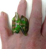 Groene ring van glas met inkepingen + goudkleurige spikkels, Overige materialen, Verzenden, Zo goed als nieuw, 17 tot 18