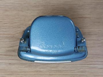 Vintage Perforator van het merk General, No. 240 beschikbaar voor biedingen