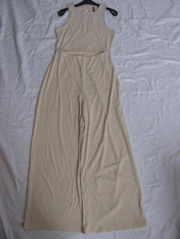 Ongedragen jumpsuit met cutout, lichtbeige, maat M beschikbaar voor biedingen