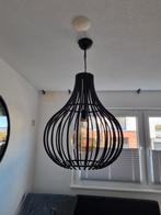 Mooie zwarte hanglamp, Huis en Inrichting, Lampen | Hanglampen, Ophalen of Verzenden, Zo goed als nieuw, Metaal, 75 cm of meer