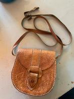 Vintage retro tooled leather zadeltasje damestasje tasje, Sieraden, Tassen en Uiterlijk, Tassen | Damestassen, Ophalen of Verzenden