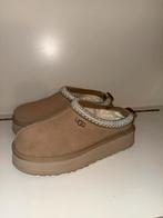 UGG Tazz beige maat 40, Kleding | Dames, Schoenen, Beige, Ophalen of Verzenden, Sneakers of Gympen, Zo goed als nieuw