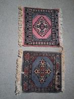 Twee handgeknoopte Perzische tafelkleedjes., Antiek en Kunst, Ophalen of Verzenden