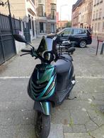Piaggio zip 4t 2v, Fietsen en Brommers, Scooters | Piaggio, Ophalen, Zip, Zo goed als nieuw, Benzine