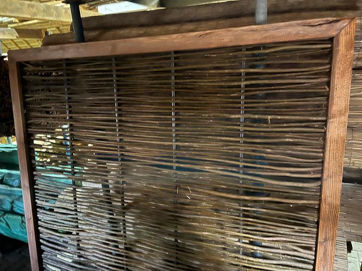 Schutting hout riet bamboe kastanje palen wilgenmat/tenen, Tuin en Terras, Schuttingen, Nieuw, Hout, Ophalen of Verzenden