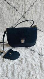 Nieuw: donkerblauwe Tommy Hilfiger tas, Ophalen of Verzenden, Nieuw, Blauw, Schoudertasje