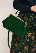 ZARA Groen Suède Vintage Tas met Gouden Details, Sieraden, Tassen en Uiterlijk, Tassen | Schoudertassen, Ophalen of Verzenden