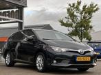 Toyota Auris 1.8 Hybrid Trend / Camera / Pano / Navi / 2016, Gebruikt, Euro 6, Met garantie (alle), Origineel Nederlands
