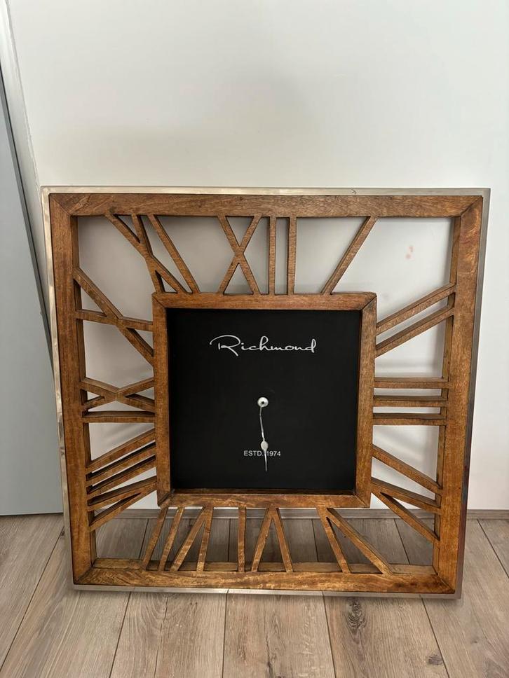Richmond Klok - Stijlvol Design, Huis en Inrichting, Woonaccessoires | Klokken, Gebruikt, Wandklok, Analoog, Ophalen