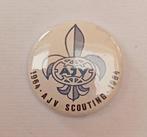 AJV scouting button 1984, 20 jarig bestaan, Verzamelen, Scouting, Ophalen of Verzenden