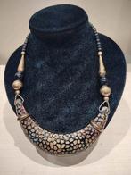 Vintage tribal ketting messing hoorn en traditionele kralen, Sieraden, Tassen en Uiterlijk, Kettingen, Bruin, Verzenden, Zo goed als nieuw