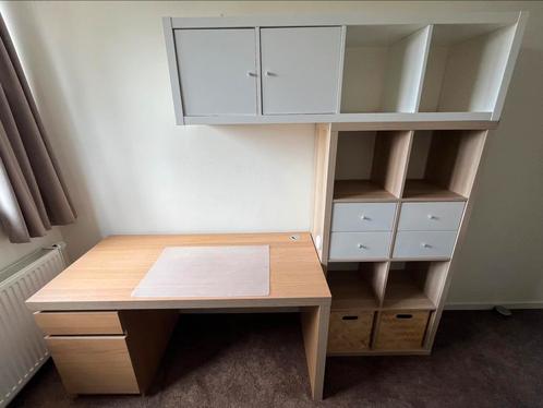 compleet ikea bureau, ingebouwde verlichting, Huis en Inrichting, Bureaus, Zo goed als nieuw, Ophalen