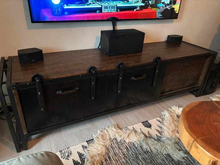 Industriële TV kast | 160 cm | hout & staal | goede staat, Huis en Inrichting, Kasten | Televisiemeubels, Zo goed als nieuw, Minder dan 100 cm