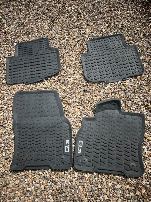 AUDI Q3 rubberen automatten 4 stauto matten rubber (2020), Auto diversen, Auto-accessoires, Gebruikt, Ophalen of Verzenden