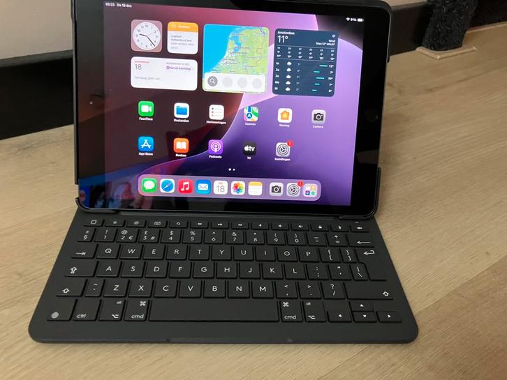 iPad 8 128GB Wi-Fi + Cellular + Logitech toetsenbord & lader, Computers en Software, Apple iPads, Apple iPad, 10 inch, Ophalen