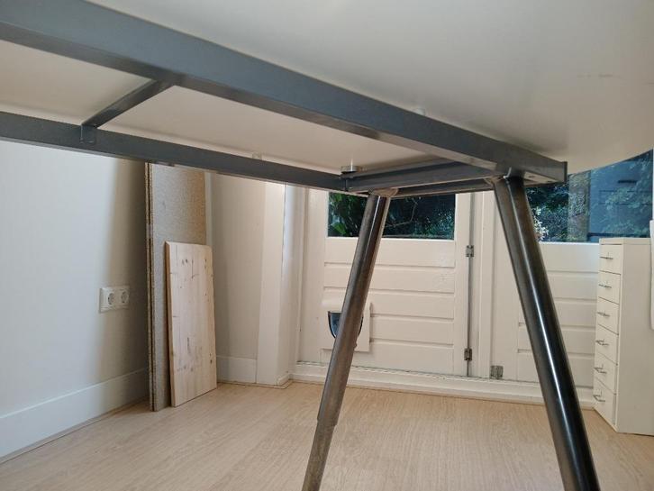 Ikea Bureautafel glas Galant, Huis en Inrichting, Bureaus, Gebruikt, Bureau, In hoogte verstelbaar, Ophalen
