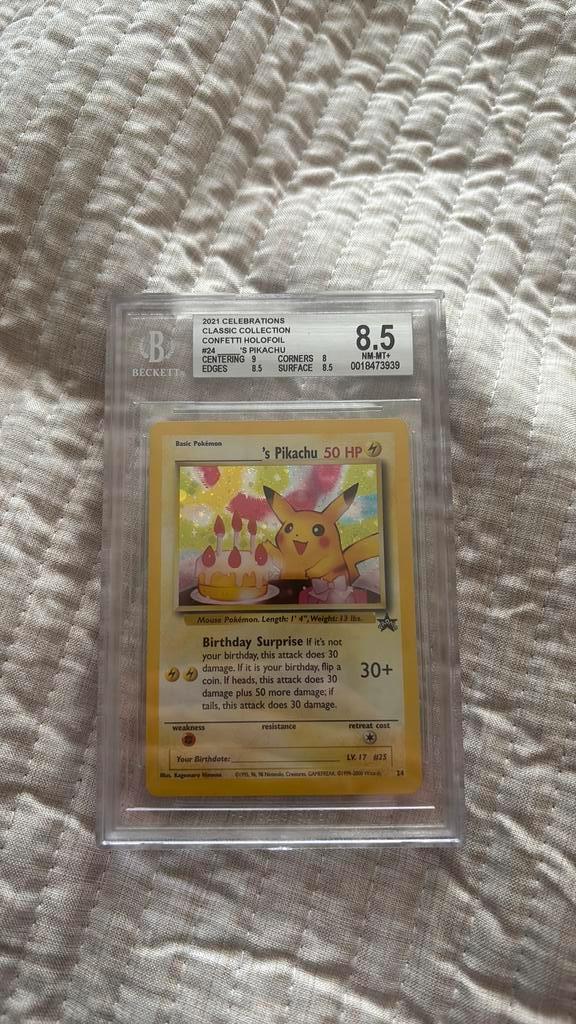 Error Label Birthday Pikachu 2000 BGS 8,5, Hobby en Vrije tijd, Verzamelkaartspellen | Pokémon, Zo goed als nieuw, Ophalen of Verzenden