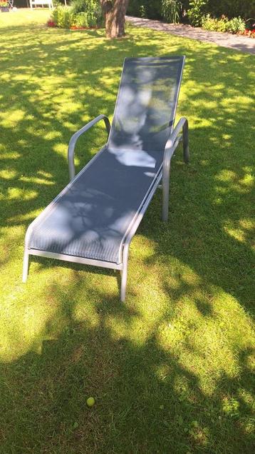 Loungebed/zonnebed beschikbaar voor biedingen