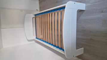 Bed beschikbaar voor biedingen