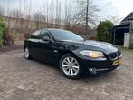 BMW 5-Serie 528i (F10) Zwart Sedan, 13 km/l, Achterwielaandrijving, 1610 kg, Bruin