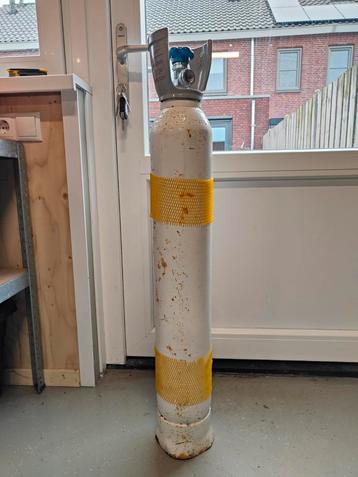 Perslucht fles noodzuurstof beschikbaar voor biedingen