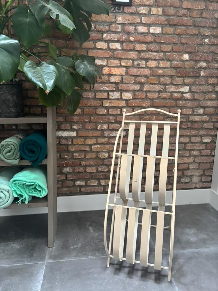 Gietijzeren krantenmand, Huis en Inrichting, Woonaccessoires | Krantenbakken en Lectuurbakken, Zo goed als nieuw, Ophalen