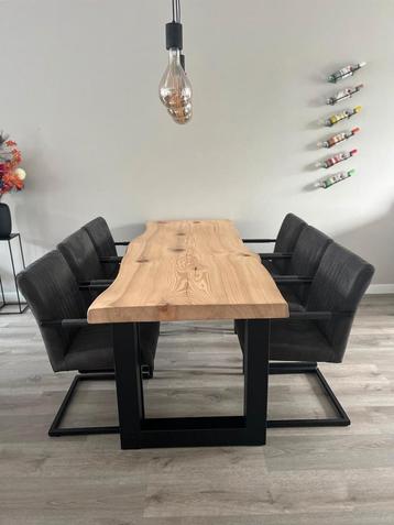 boomstam tafel [+ eventueel stoelen] te koop beschikbaar voor biedingen