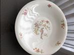 Oude ronde wit porseleinen schaal bloemetjes/vogel 30 cm., Ophalen of Verzenden