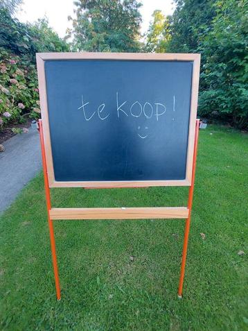 Krijtbord op standaard  beschikbaar voor biedingen