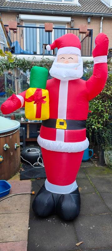 Kerstman of Sneeuwman te Huur! beschikbaar voor biedingen