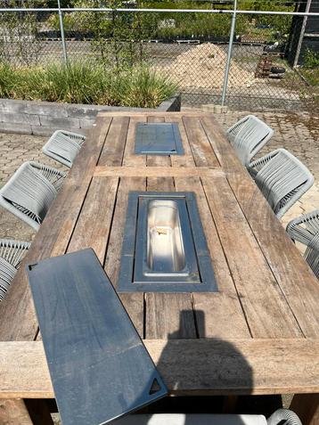 Leuke tuinset met teak houten tafel beschikbaar voor biedingen