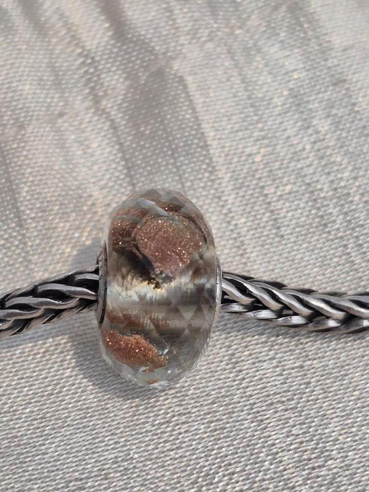 Trollbeads Black Friday Goud Glitter Facet, Sieraden, Tassen en Uiterlijk, Bedels, Zo goed als nieuw, Trollbeads, Glas of Kristal