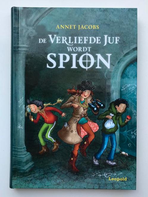 De verliefde juf wordt spion - Annet Jacobs, Boeken, Kinderboeken | Jeugd | onder 10 jaar, Zo goed als nieuw, Fictie algemeen