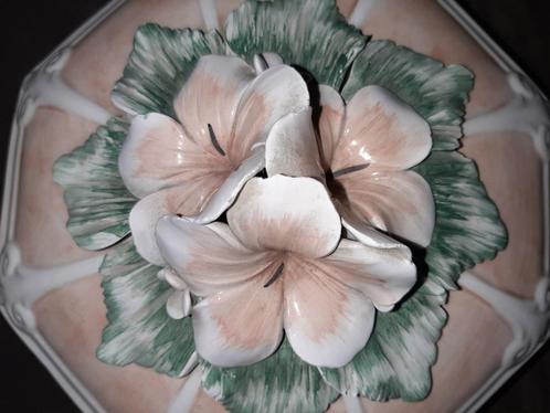 Achthoekige porseleinen schaal/terrine met deksel, Antiek en Kunst, Curiosa en Brocante, Ophalen