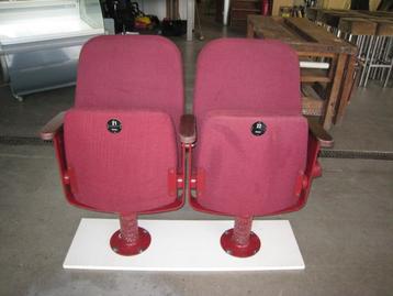 2 vintage bioscoop/theaterstoelen beschikbaar voor biedingen