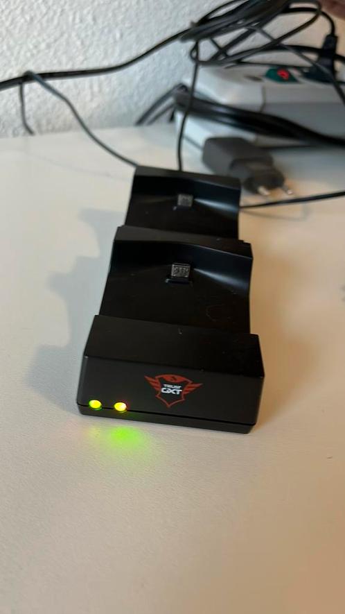 Trust GXT charging dock voor PS4 controllers, Spelcomputers en Games, Spelcomputers | Sony PlayStation Consoles | Accessoires