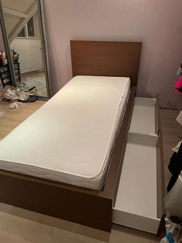 Ikea Malm bed incl matras en lattenbodem! - afbeelding 2