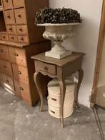 Oude antiek bijzettafeltje sidetabel woonaccessoires, Ophalen