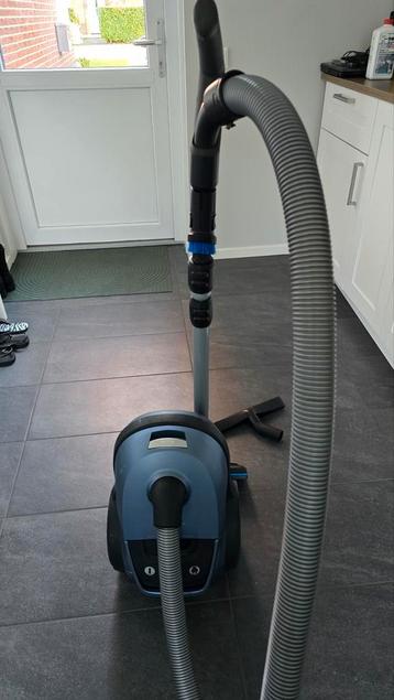Philips stofzuiger Performer Silent beschikbaar voor biedingen