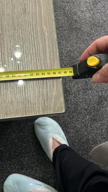 SalonTafel mag zsm weg beschikbaar voor biedingen