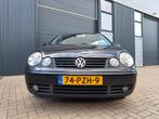 Volkswagen Polo 1.4-16V Sportline Automaat, Clima, Auto's, Gebruikt, Zwart, 14 km/l, Bedrijf