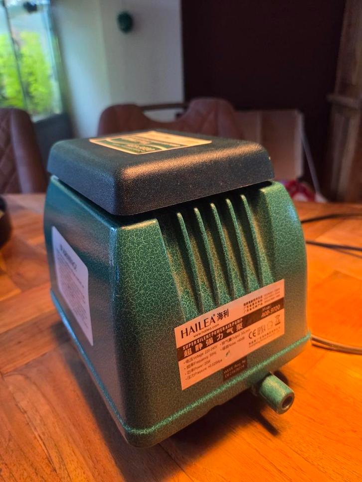 Luchtpomp Hailea., Dieren en Toebehoren, Vissen | Aquaria en Toebehoren, Zo goed als nieuw, Overige typen, Ophalen of Verzenden