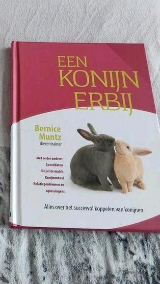 Bernice Muntz - Een konijn erbij, Boeken, Dieren en Huisdieren, Zo goed als nieuw, Ophalen of Verzenden