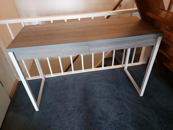 Bureau  beschikbaar voor biedingen