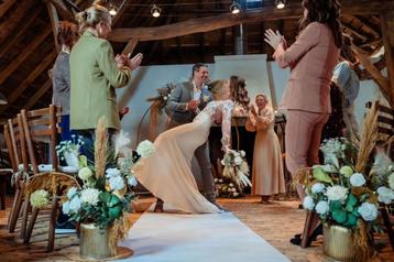 Zijden Bloemen Huren Bruiloft | Boho Chic | Trouwdecoratie beschikbaar voor biedingen